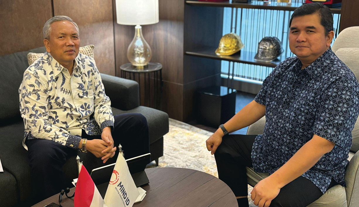 Bambang Sadono dan Hendi Prio Santoso