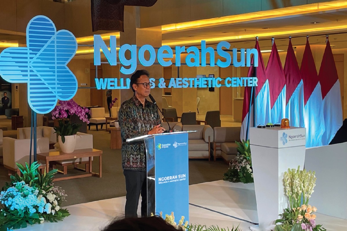 Menteri Kesehatan Budi G Sadikin saat meresmikan
Ngoerah Sun Wellness and Aesthetic Center