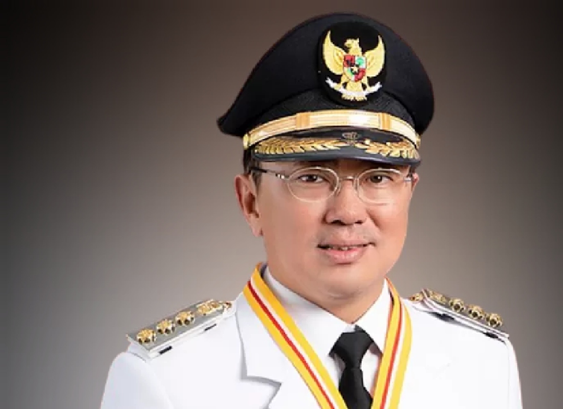 Andrei Angouw, BSc, MSc - 
Walikota Manado